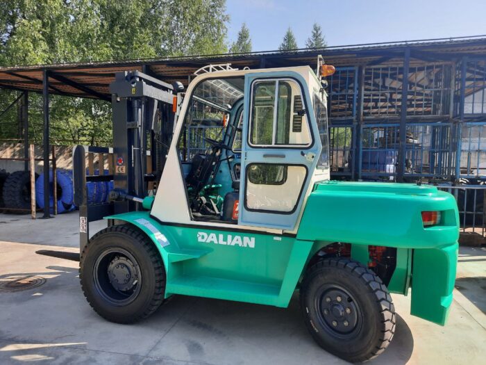 Фото 1 - Вилочный погрузчик Dalian CPCD70FD.