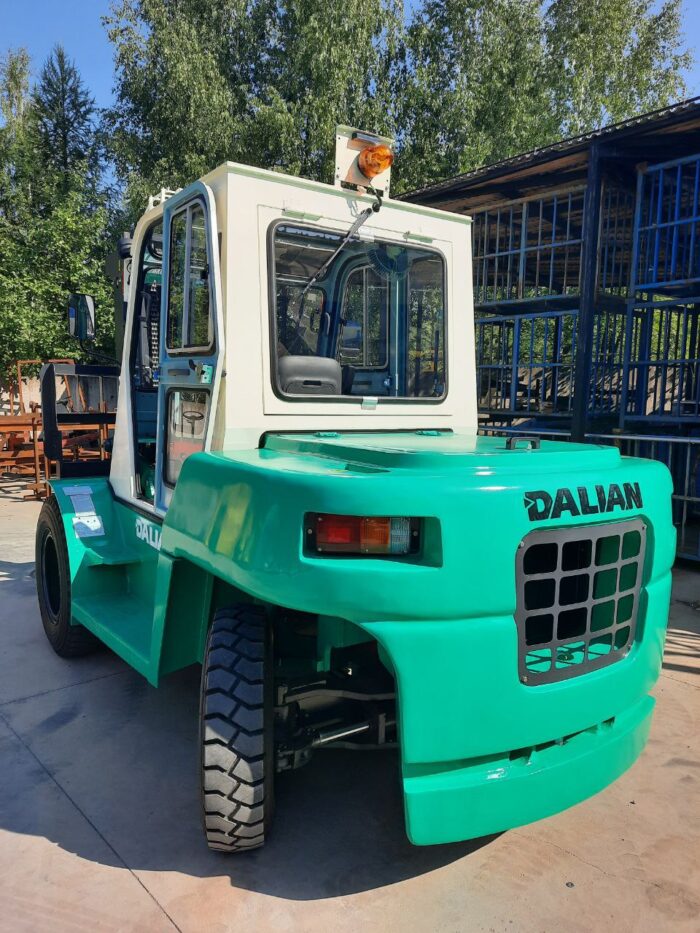Фото 2 - Вилочный погрузчик Dalian CPCD70FD.